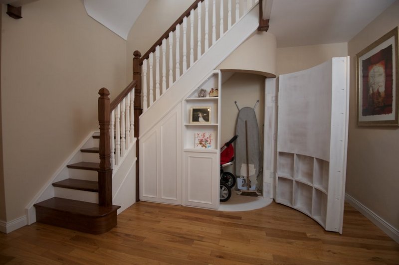 https://beautifulbedrooms.co.uk/pro/wp-content/uploads/2019/03/Under-stairs-storage-multi-purpose-solution-George-Quinn-Stair-Parts-Plus-2.jpg