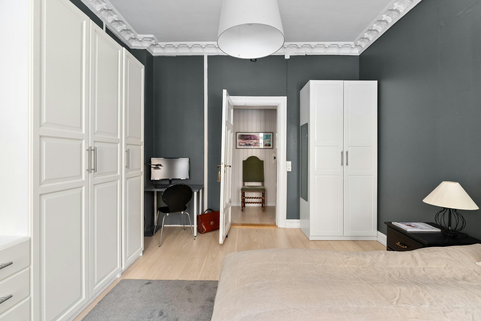 master bedroom wardrobes surrey